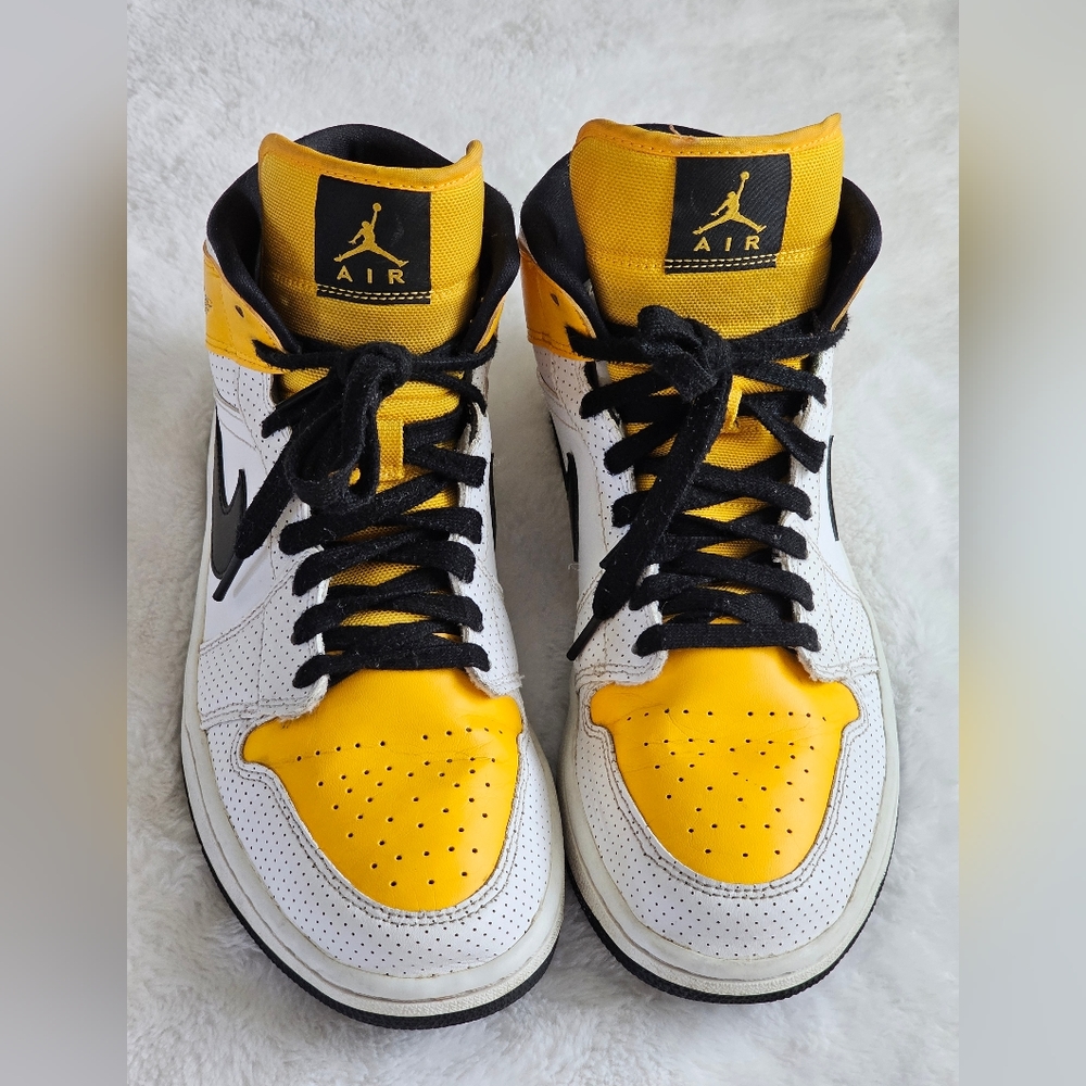 EUC Nike Air Jordan 1 High Retro OG Yellow Ochre Black